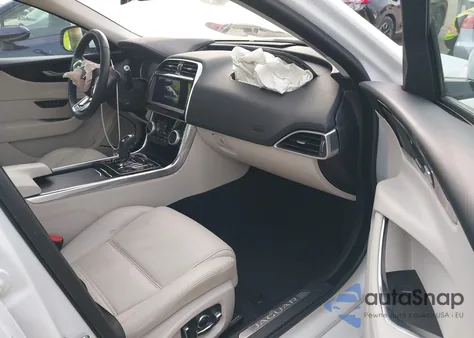 2020 Jaguar Xe S Awd Automatic z USA, uszkodzony, nr VIN SAJAJ4FX2LCP58536